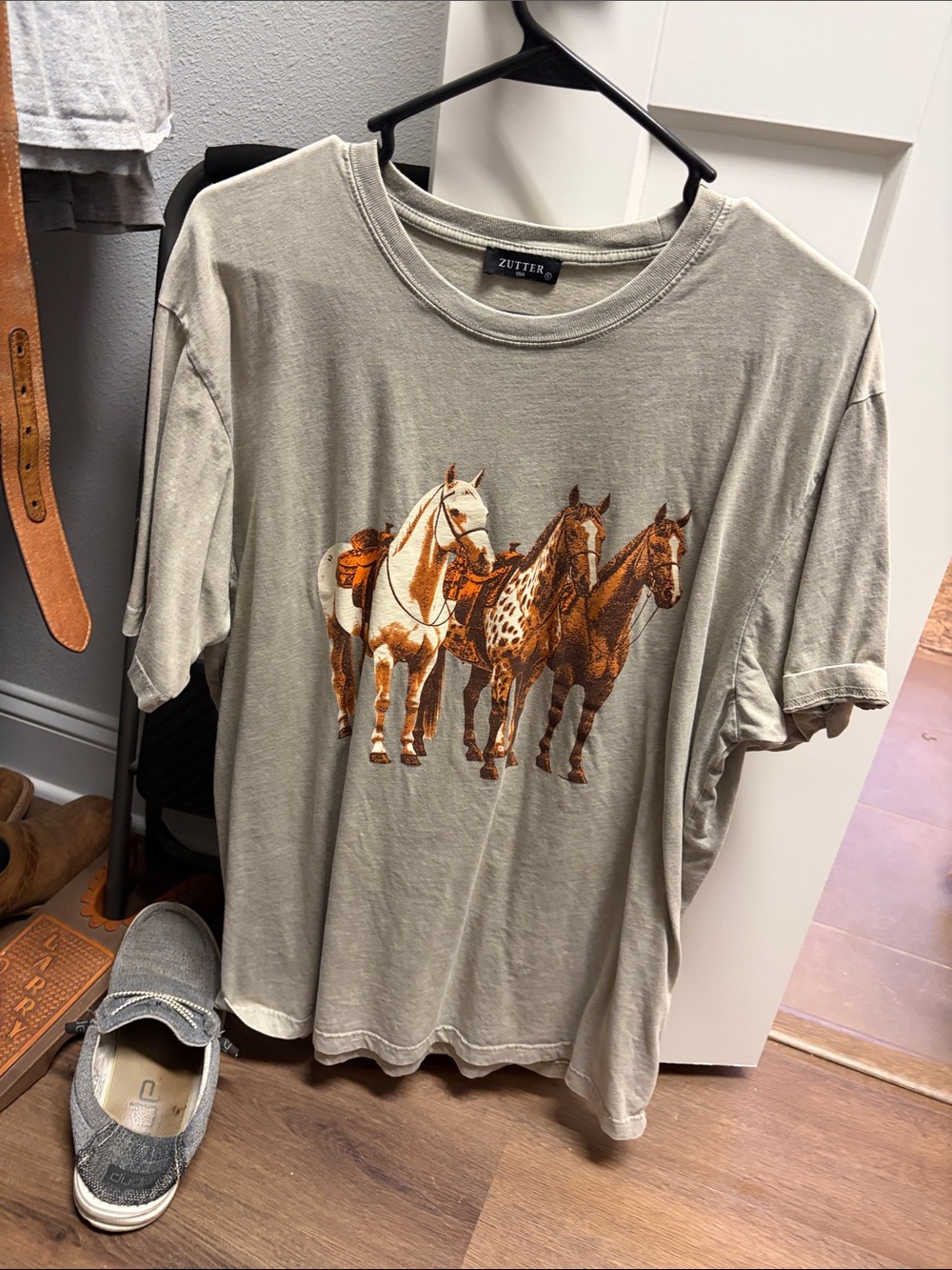 Zutter Beige Graphic Tee with Horses